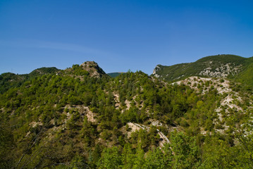 Vista dal sentiero 208 dal villaggio di Baciardi all'eremo di Morimondo