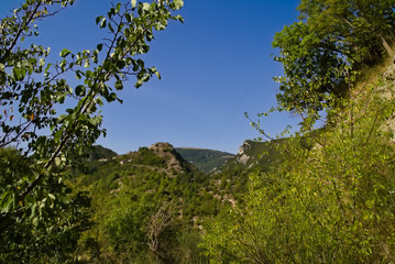 Vista dal sentiero 208 dal villaggio di Baciardi all'eremo di Morimondo