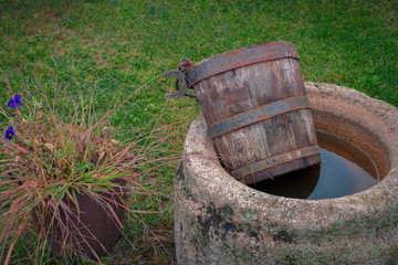 Obraz premium Old wooden bucket