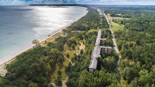 Prora &ndash; gigantyczny historyczny nazistowski ośrodek wypoczynkowy nad Bałtykiem na wyspie Rugia