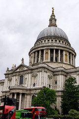 Fototapeta na wymiar saint Paul cathedral in London
