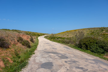 Küste, Klippen und Meer am Wanderweg „Rota Vicentina“ (Historischer Weg, Fischerweg) im Süden von Portugal  