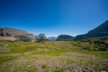 Fototapeta na wymiar Beautiful landscape around Logan Pass