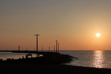 Fototapeta na wymiar 福井県 三国港突堤の夕景