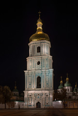 Fototapeta na wymiar Blick auf die Sophienkathedrale von Kiew in der Ukraine bei Nacht