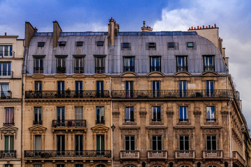 Fototapeta na wymiar Classic Paris Haussmann style building