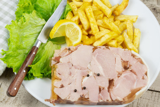 petit sal&eacute; et frites