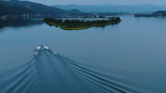 a wakeboard that runs across the river.