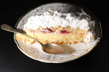 cake with caramelized meringue