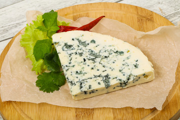 Obraz na płótnie Canvas Blue cheese slice