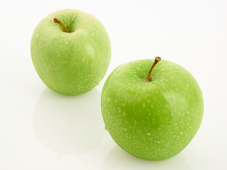 apples isolated on white background