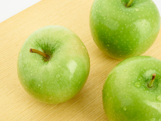 green apple on a plate