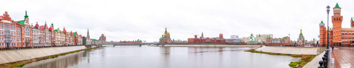 Fototapeta na wymiar Annunciation Cathedral in the city center, Yoshkar-Ola city, Mari El Republic, Russia