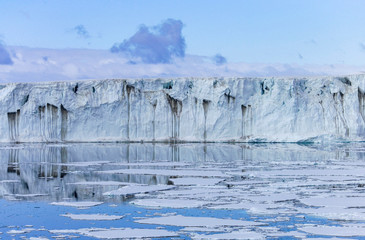 Old Iceberg Ross Sea Antartica © SD Images