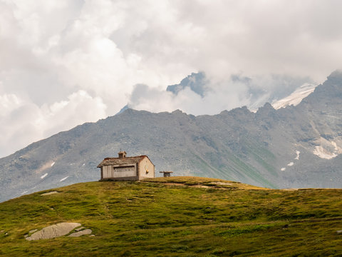 Chapel near Lake Serru