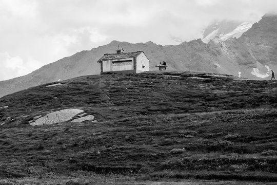 Chapel near Lake Serru