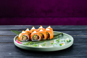 Sushi roll : sushi california on a plate