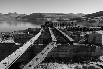 Ruinien und Überreste von Landungsbrücken der alliierten Streitkräfte aus dem 2. Weltkrieg am...