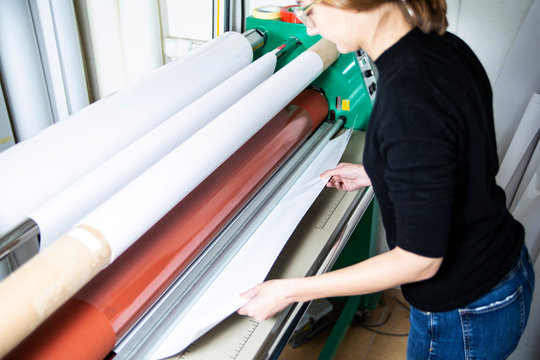 Large format printing. Printing plotter support, the printer operates the machine