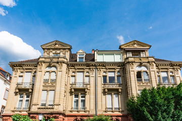 Fototapeta na wymiar historical apartments in street called Hausserstrasse in Heidelberg, Germany