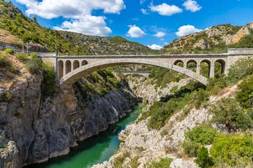 Tischdecke Pont du Diable (Teufelsbrücke), in der Nähe von St Guilhem du Desert, Herault, Languedoc Roussillon, alte Brücke über den Fluss Herault © umike_foto