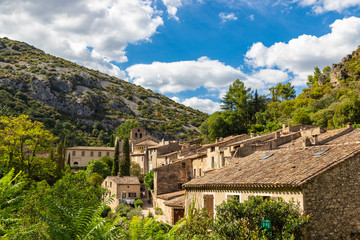 Fototapeta na wymiar The amazing village of Saint Guilhem le Desert in the Herault Valley, one of the most beautiful villages in France