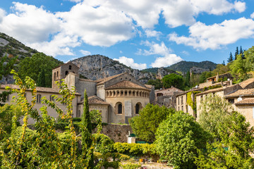Fototapeta na wymiar The amazing village of Saint Guilhem le Desert in the Herault Valley, one of the most beautiful villages in France