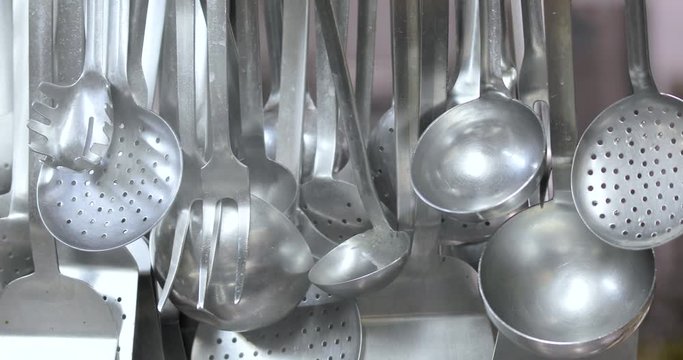 Strumenti in acciaio inox per la cucina