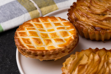 Pie apple in plate background