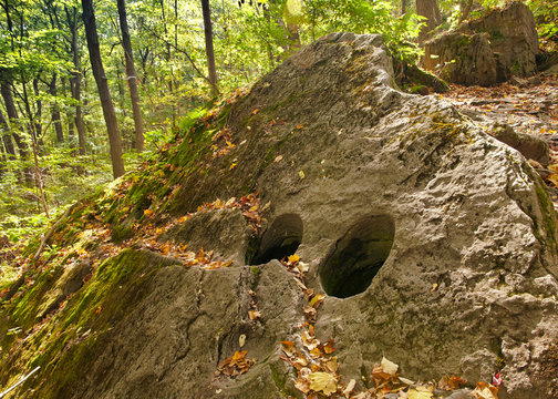 Spooky boulder