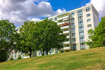 Sanierte Plattenbauten 