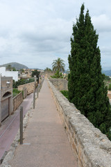 Fototapeta na wymiar Hiking trail on the city wall of Alcudia in Mallorca