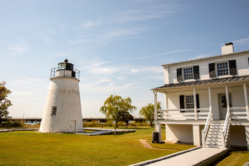 Piney Point Lighthouse and Keepers House - obrazy, fototapety, plakaty