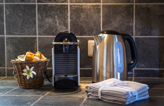 Machine &agrave; caf&eacute; pour expresso et bouilloire