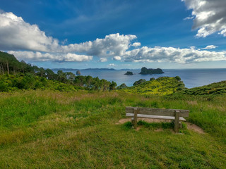 Bank mit Blick auf das Meer © GB-Digital