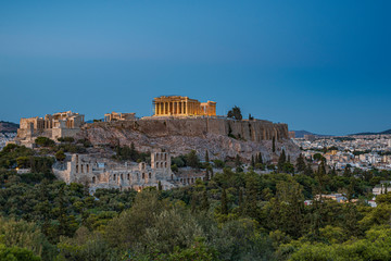 Fototapeta na wymiar Vista dell'Acropoli di Atene al crepuscolo, Grecia