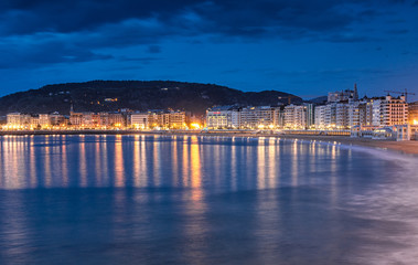 Fototapeta premium Night view on San Sebastian, Spain