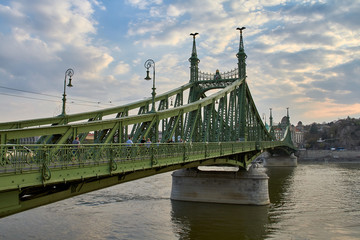 Punte sobre el Danubio