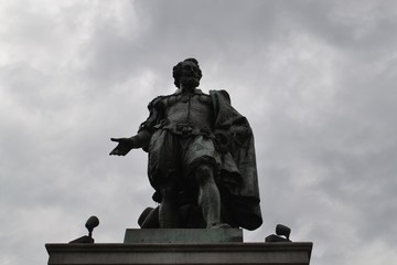 Obraz premium Statue of Paul Rubens (1587 - 1640), in Groenplaats, historic square in Antwerp (Anvers), Belgium