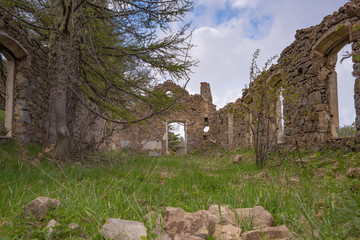 Obraz premium Landscapes of the French Alps, mountains, peaks, approximately 1,500 meters above sea level. Cote d'Azur, near the ski town of Col de Turini (Le col de Turini)