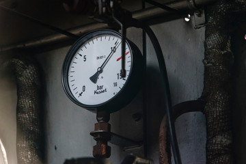 Pressure gauge of a steam locomotive, Steam Locomotive