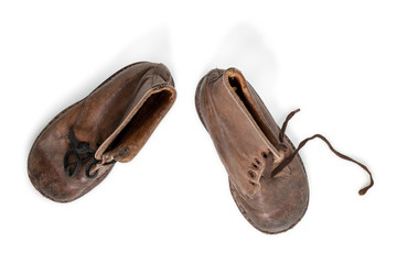 alte  von Hand genagelte Lederschuhe