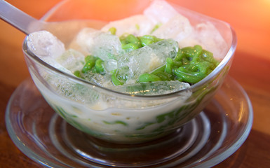 Cendol or lot chong  is an iced sweet dessert that contains droplets of green rice flour jelly,It is commonly found in Southeast Asia and is popular in Indonesia,Malaysia,Singapore, Vietnam, Thailand