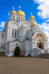 Fototapeta na wymiar Transfiguration cathedral of Holy Trinity-Saint Seraphim-Diveyevo Monastery in Diveyevo, Russia