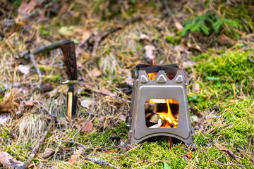 Burning foldable wood stove