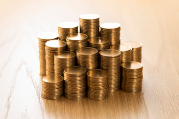 積み上げた金貨