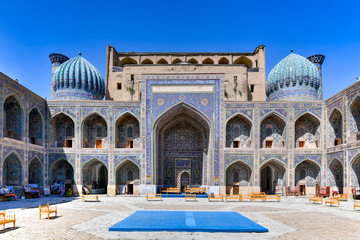 Fototapeta na wymiar Registan - Samarkand, Uzbekistan