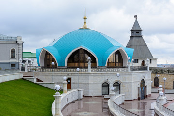 The Kol Sharif Mosque located in Kazan Kremlin, Tatarstan, Russia. One of the largest mosques in Russia. The mosque serves as a museum. View from the Manezh building.