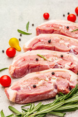 Raw pork belly with rind, peritoneum meat