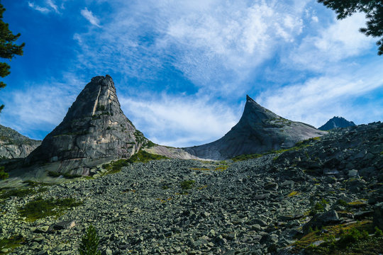 view of parabola mountains